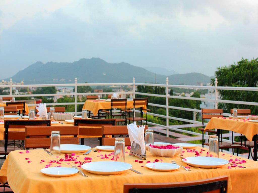 Hotel Mahima Palace Udaipur Luaran gambar